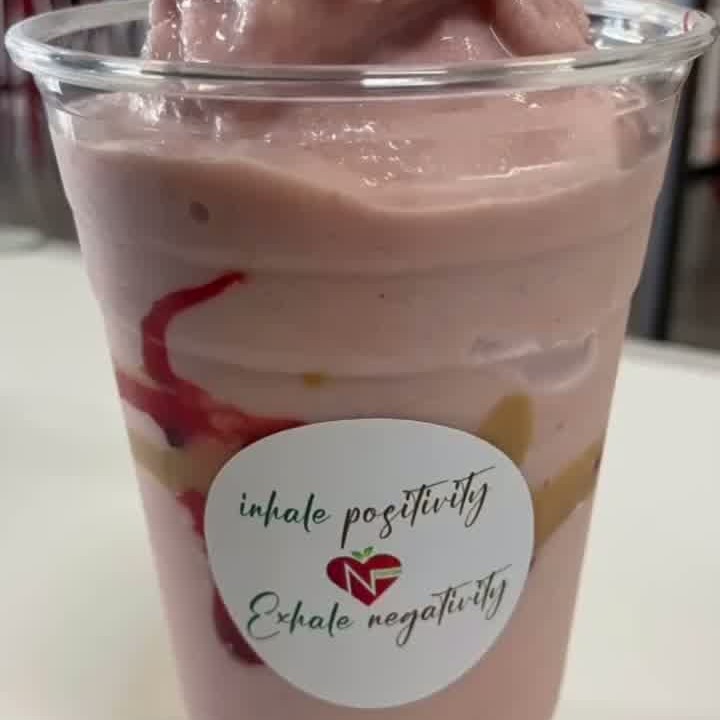 Strawberry protein shake — from Love Nutrition Tracy's Instagram
